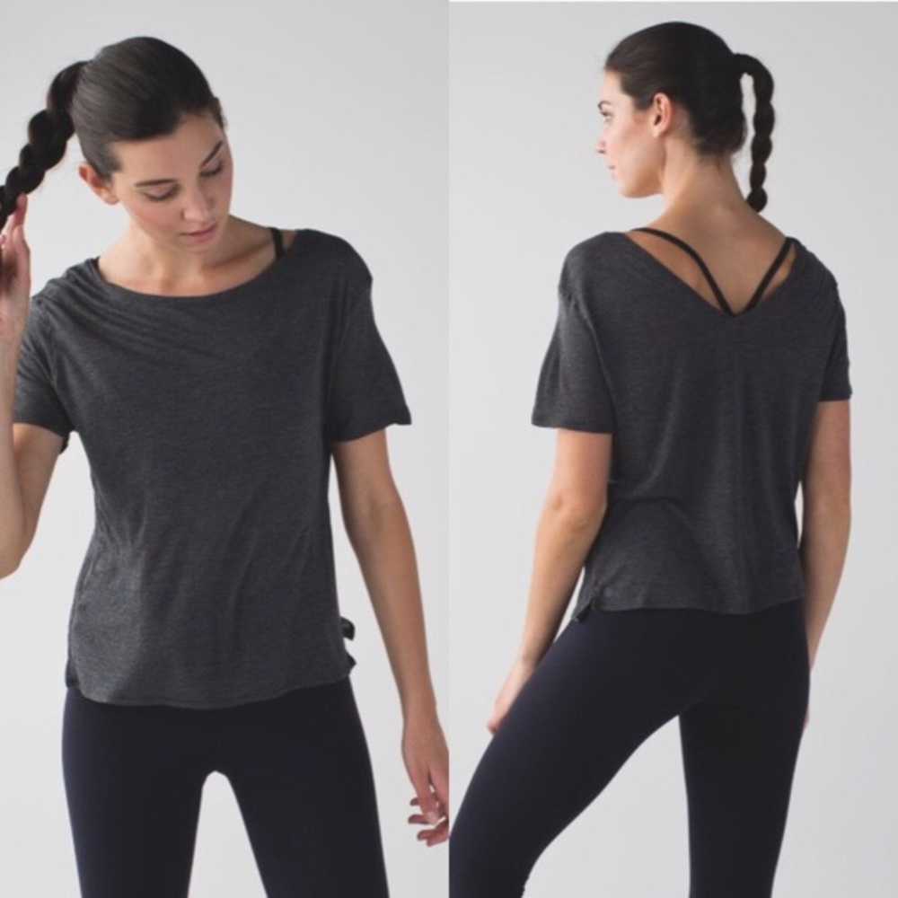 Lululemon Athletica girlfriend reversible tee
